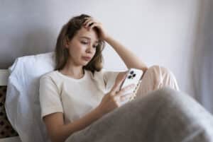 FOMO may cause us to feel dissatisfaction with out lives and impact physical and mental health.