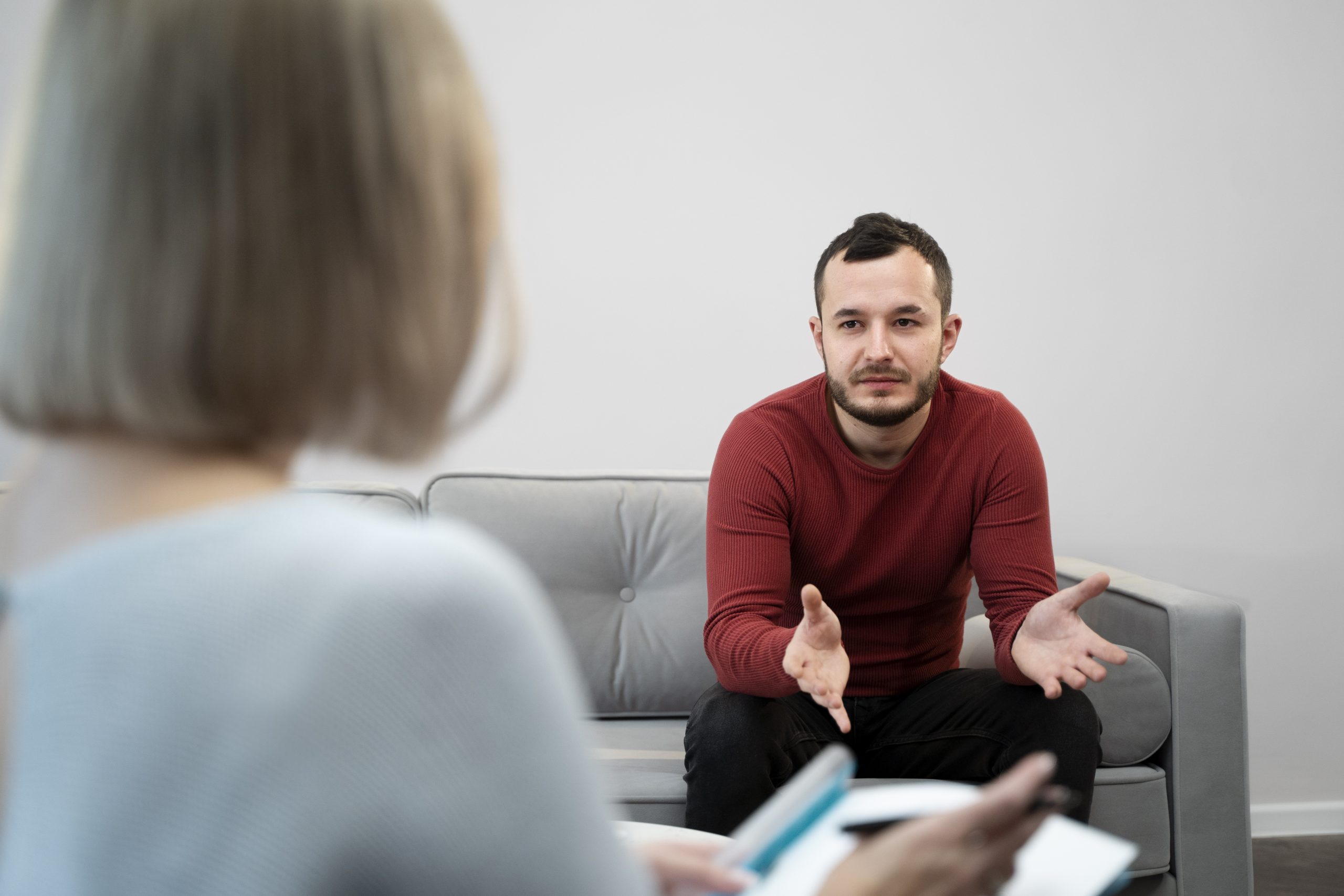 A client asking questions to the counsellor during a counselling session. Asking questions can help in choosing the right counsellor!