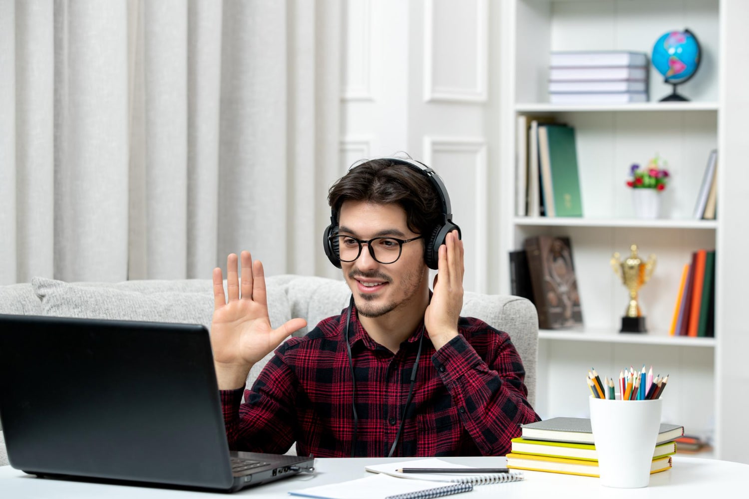 A client asking questions during online counselling.